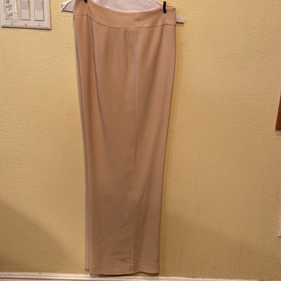 Stunning Peach silky pant suit - Picture 3 of 4